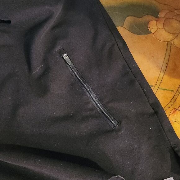 FIGS Technical Collection Scrub Top M - Picture 3 of 9